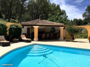 Hotels in Cuges-Les-Pins